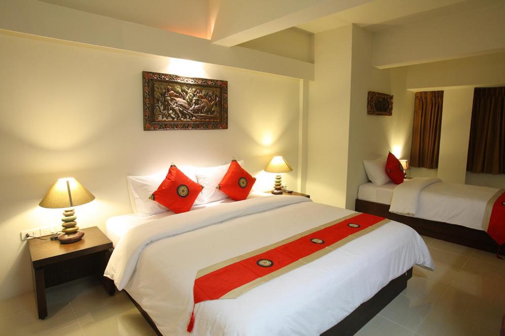Palace 3*